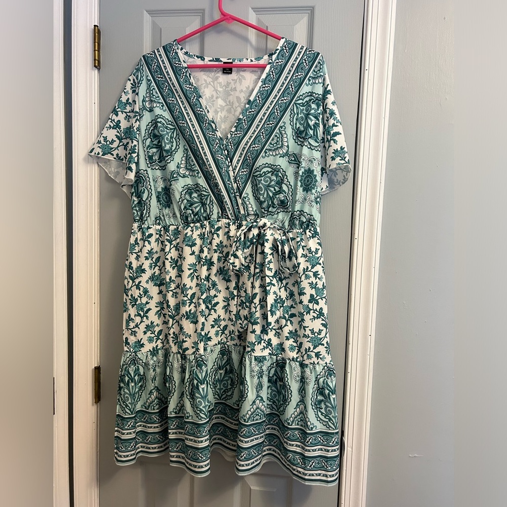 Shein dress. Size 1x. NWOT